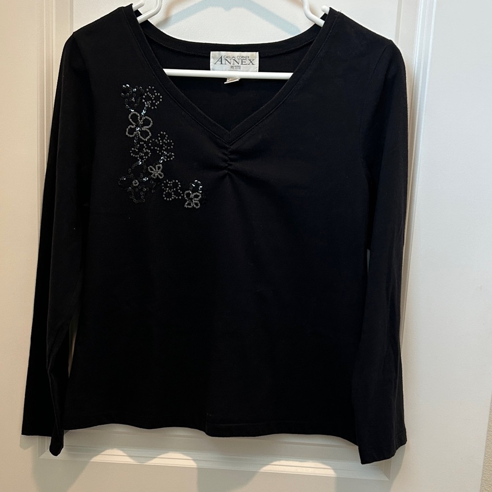 Casual Corner Black Long Sleeve Top with Floral Detail (M)